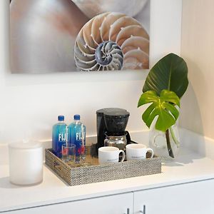 Zimmer mit Kingsize-Bett für Gäste mit Behinderungen